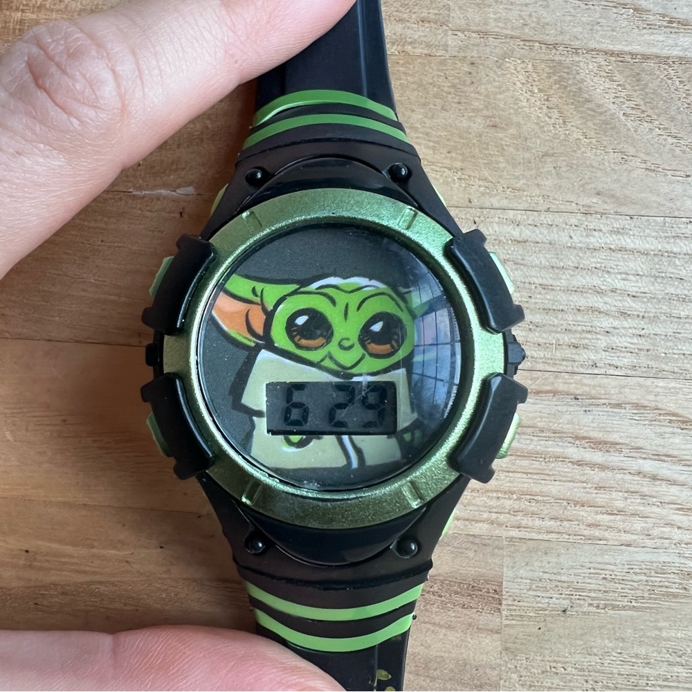 Star Wars kids Baby Yoda digital watch NEW BATTERY